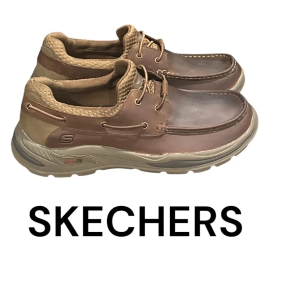 New authentic Skechers leather memory foam arch fit boat shoes men’s 11 display